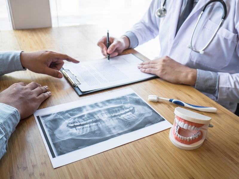 Defesa do Dentista: 8 Dúvidas respondidas por Advogados Especialistas.