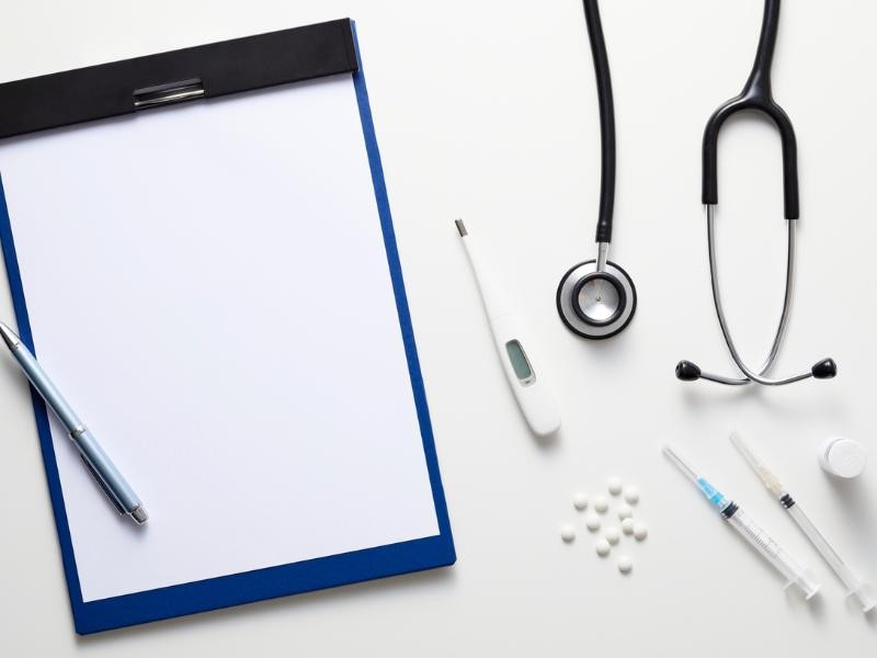 Quais são as penalidades que um médico pode receber em um Processo Ético Profissional (PEP)?