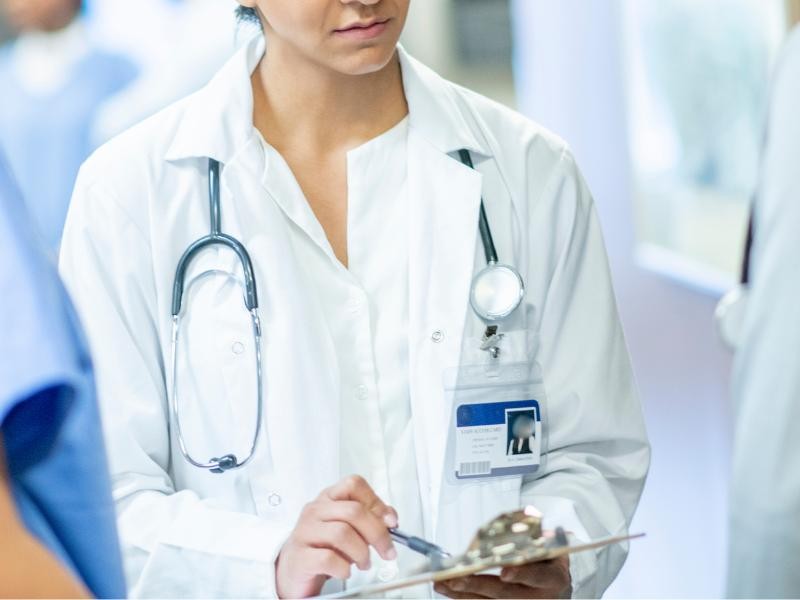 Advertência abusiva na residência médica: O que você precisa saber.