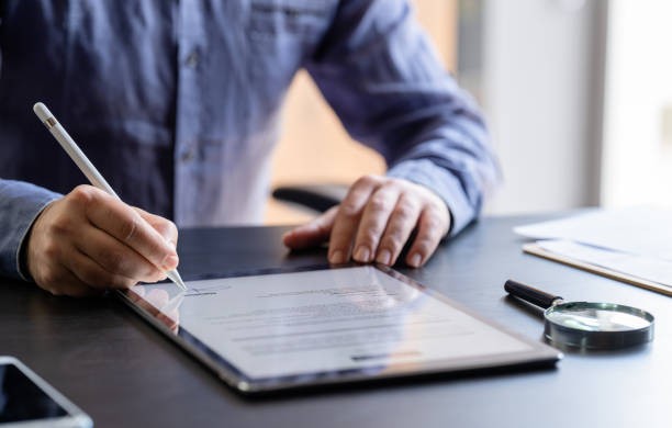 Validade jurídica de contratos firmados digitalmente.