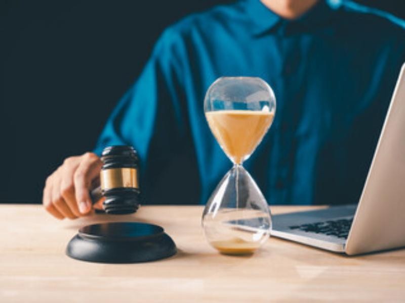 Licitação: Atraso de pagamento pela Administração. Direitos do contratado.